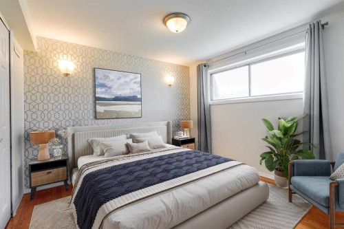 12 Doverthorn Place Se, Calgary, AB - Indoor Photo Showing Bedroom