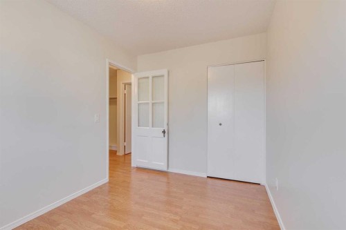 12 Doverthorn Place Se, Calgary, AB - Indoor Photo Showing Other Room