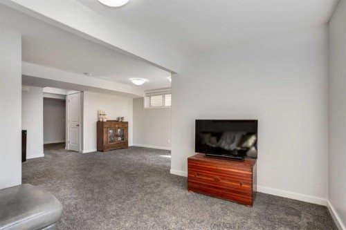 251 Kingsbridge Road Se, Airdrie, AB - Indoor