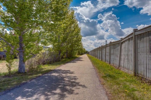 251 Kingsbridge Road Se, Airdrie, AB - Outdoor