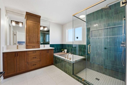 16 Key Cove Sw, Airdrie, AB - Indoor Photo Showing Bathroom