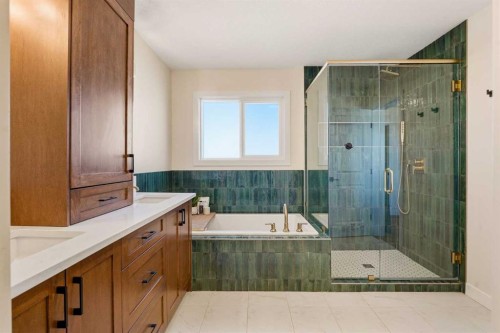 16 Key Cove Sw, Airdrie, AB - Indoor Photo Showing Bathroom
