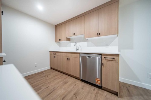 19 Herron Walk Ne, Calgary, AB - Indoor Photo Showing Kitchen