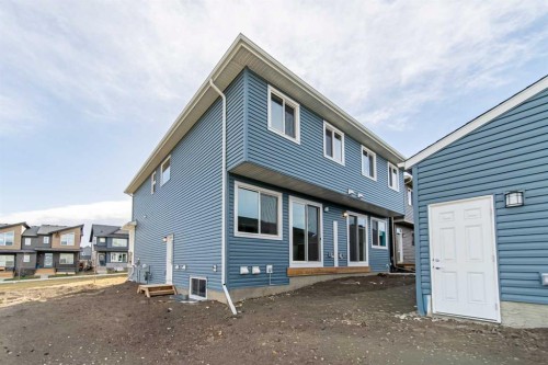 19 Herron Walk Ne, Calgary, AB - Outdoor