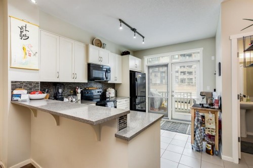 29 Kinlea Common Nw, Calgary, AB - Indoor Photo Showing Kitchen