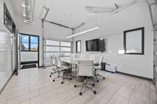 1742 10 Avenue Sw, Calgary, AB 