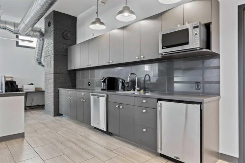 1742 10 Avenue Sw, Calgary, AB 