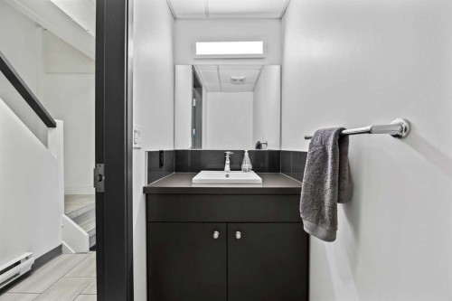 1742 10 Avenue Sw, Calgary, AB 