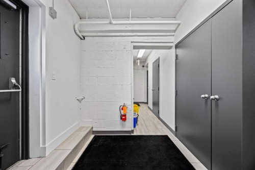 1742 10 Avenue Sw, Calgary, AB 