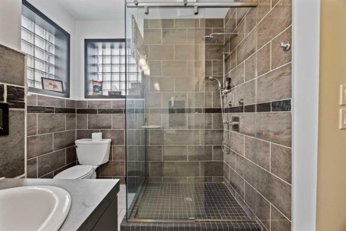 1742 10 Avenue Sw, Calgary, AB 