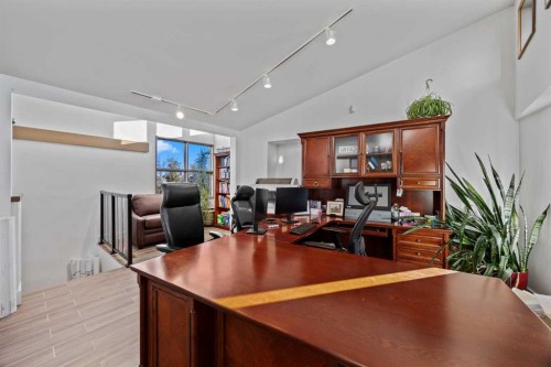 1742 10 Avenue Sw, Calgary, AB 