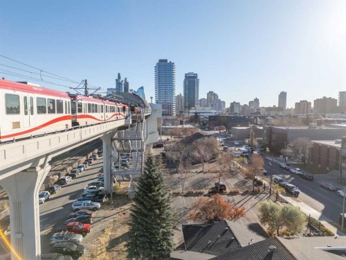 1742 10 Avenue Sw, Calgary, AB 