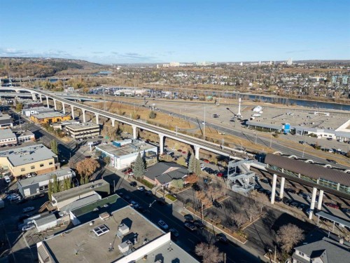 1742 10 Avenue Sw, Calgary, AB 