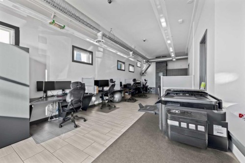 1742 10 Avenue Sw, Calgary, AB 