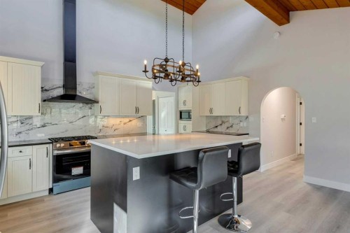 3020 Palliser Drive Sw, Calgary, AB - Indoor Photo Showing Kitchen With Upgraded Kitchen