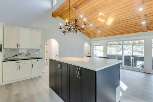 3020 Palliser Drive Sw, Calgary, AB - Indoor Photo Showing Other Room