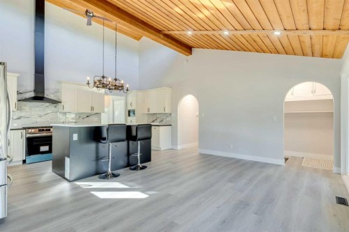 3020 Palliser Drive Sw, Calgary, AB - Indoor Photo Showing Kitchen