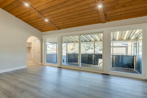 3020 Palliser Drive Sw, Calgary, AB - Indoor Photo Showing Other Room