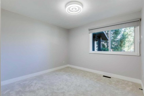 3020 Palliser Drive Sw, Calgary, AB - Indoor Photo Showing Other Room