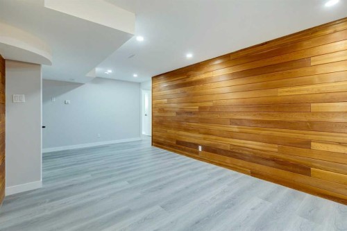 3020 Palliser Drive Sw, Calgary, AB - Indoor Photo Showing Other Room