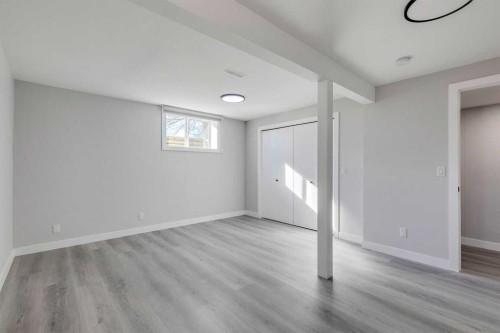 3020 Palliser Drive Sw, Calgary, AB - Indoor Photo Showing Other Room
