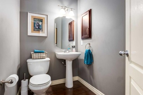 27 Tuscany Estates Drive Nw, Calgary, AB - Indoor Photo Showing Bathroom