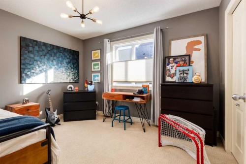 27 Tuscany Estates Drive Nw, Calgary, AB - Indoor Photo Showing Bedroom