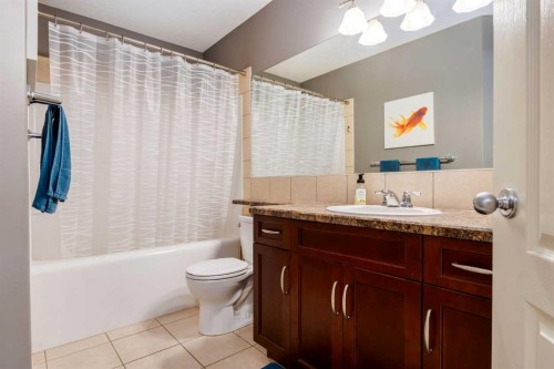 27 Tuscany Estates Drive Nw, Calgary, AB - Indoor Photo Showing Bathroom