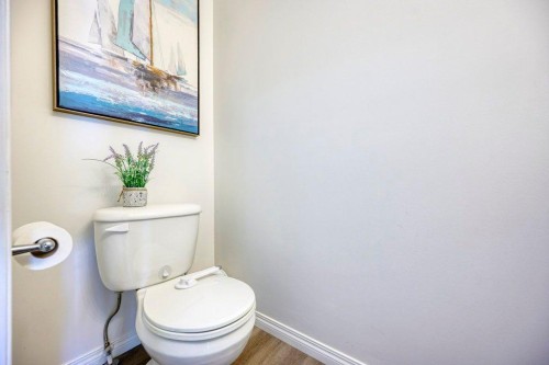 165 Bayside Point Sw, Airdrie, AB - Indoor Photo Showing Bathroom