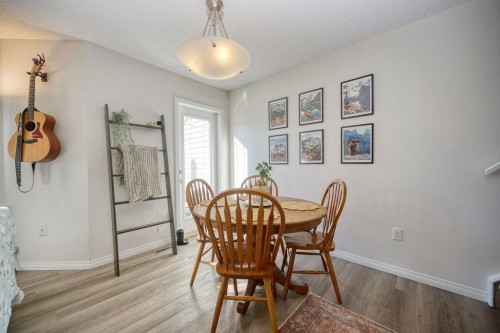 165 Bayside Point Sw, Airdrie, AB - Indoor Photo Showing Dining Room