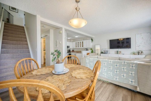 165 Bayside Point Sw, Airdrie, AB - Indoor Photo Showing Dining Room