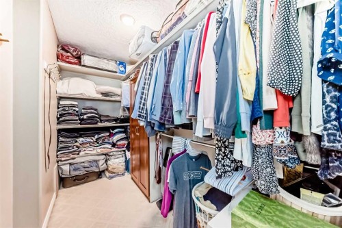 146 Scenic View Close Nw, Calgary, AB - Indoor With Storage