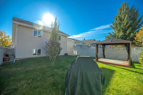 215 Hidden Vale Place Nw, Calgary, AB - Outdoor