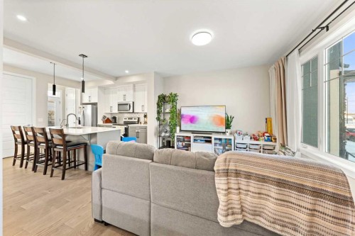 281 Waterford Boulevard, Chestermere, AB - Indoor Photo Showing Living Room