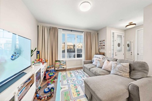 281 Waterford Boulevard, Chestermere, AB - Indoor Photo Showing Living Room