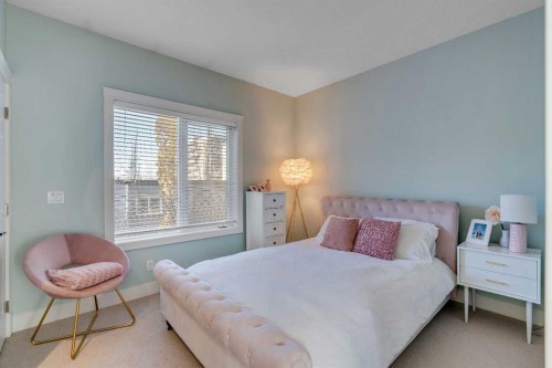 1227 12 Street Sw, Calgary, AB - Indoor Photo Showing Bedroom