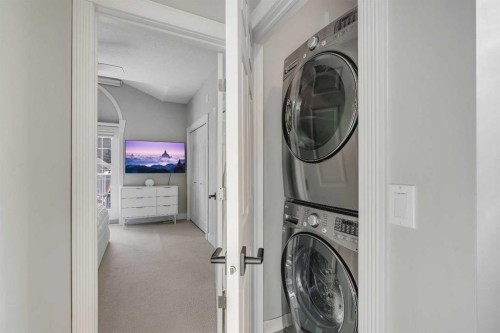 1227 12 Street Sw, Calgary, AB - Indoor Photo Showing Laundry Room