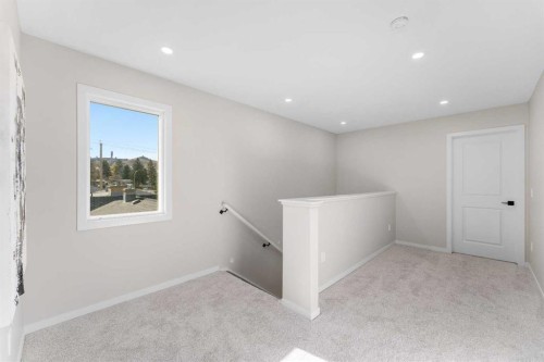 4610 84 Street Nw, Calgary, AB - Indoor Photo Showing Other Room