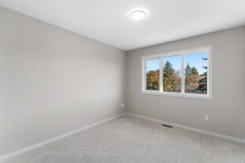 4610 84 Street Nw, Calgary, AB - Indoor Photo Showing Other Room