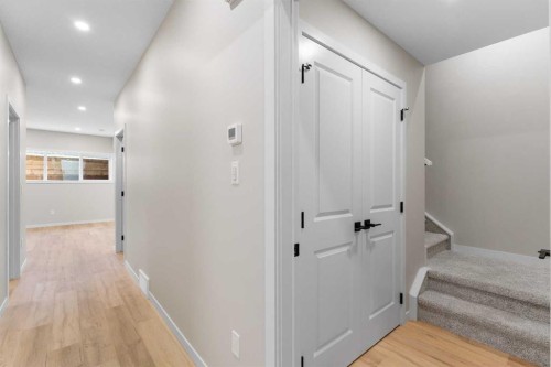 4610 84 Street Nw, Calgary, AB - Indoor Photo Showing Other Room