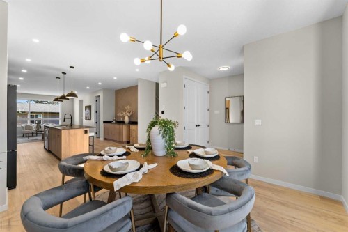 4610 84 Street Nw, Calgary, AB - Indoor Photo Showing Dining Room