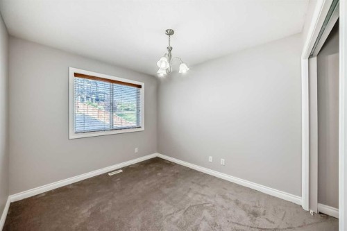 87 Sherwood Circle Nw, Calgary, AB - Indoor Photo Showing Other Room