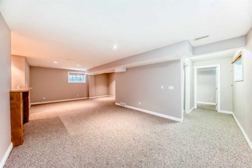 87 Sherwood Circle Nw, Calgary, AB - Indoor