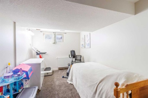 140043 Range Road 274, Rural Willow Creek No. 26, M.D. Of, AB - Indoor Photo Showing Bedroom