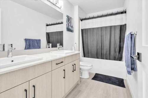 305-30 Sage Hill Walk Nw, Calgary, AB - Indoor Photo Showing Bathroom