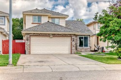 51 Douglas Woods Hill SE Calgary, AB T2Z 2G5