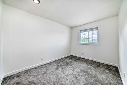 51 Douglas Woods Hill Se, Calgary, AB - Indoor Photo Showing Other Room
