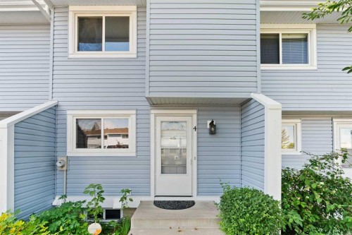 4-195 Manora Place Ne, Calgary, AB - Outdoor