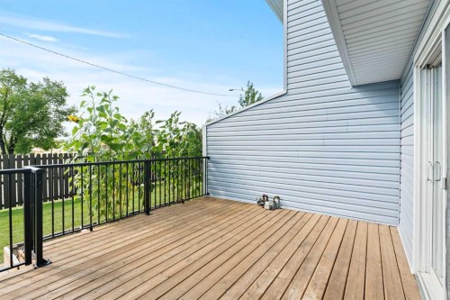 4-195 Manora Place Ne, Calgary, AB - Outdoor With Exterior