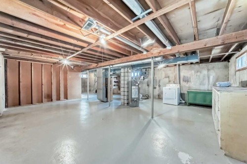 4739 26 Avenue Sw, Calgary, AB - Indoor Photo Showing Basement